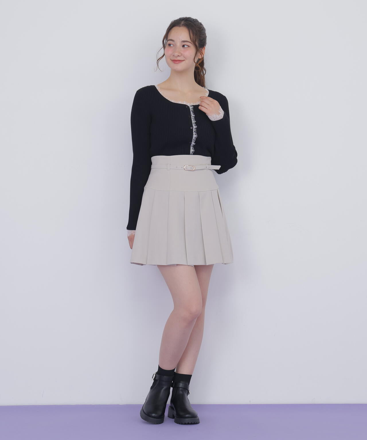 レーストリミングリブニット