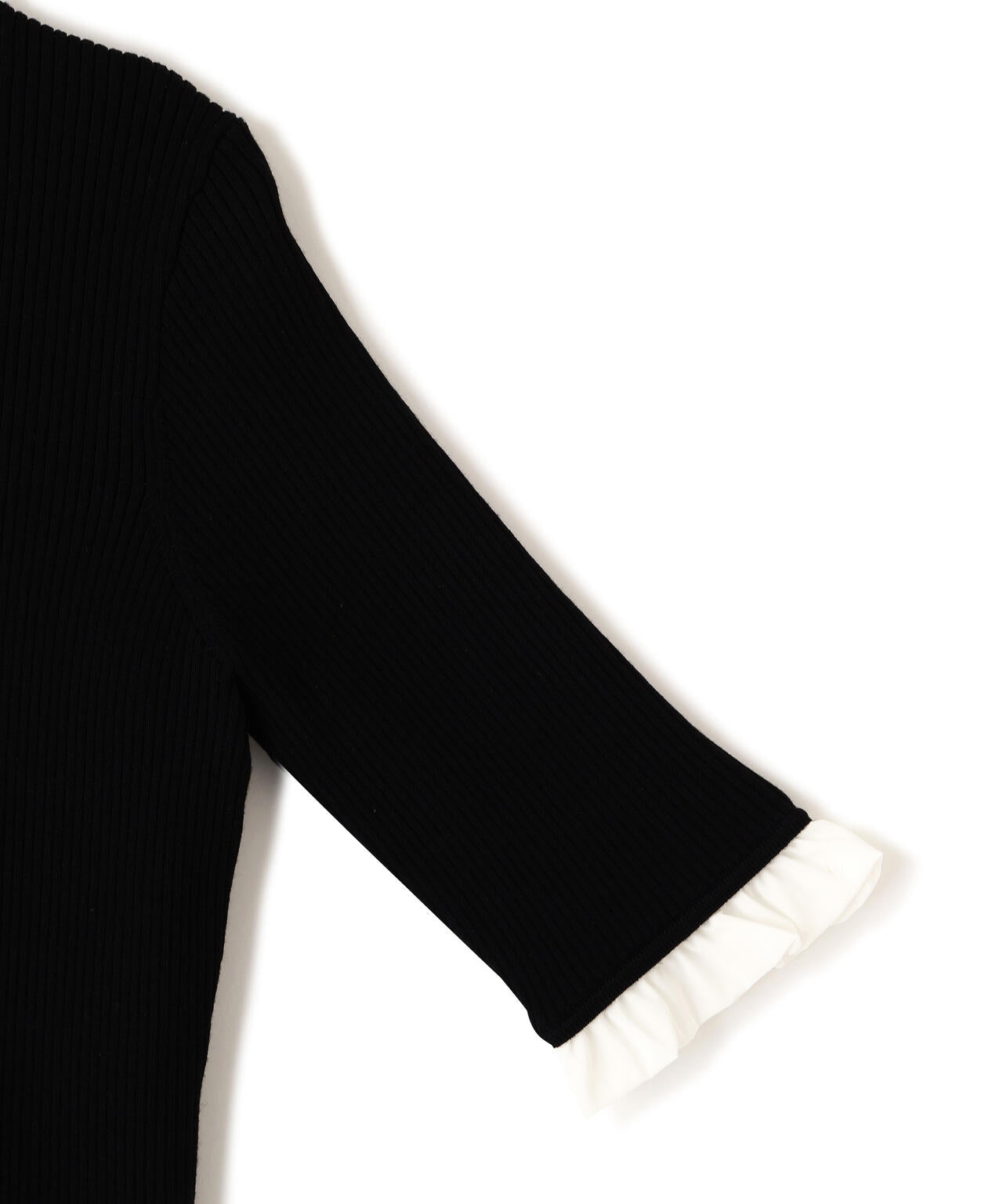 フリルカラーリブニット