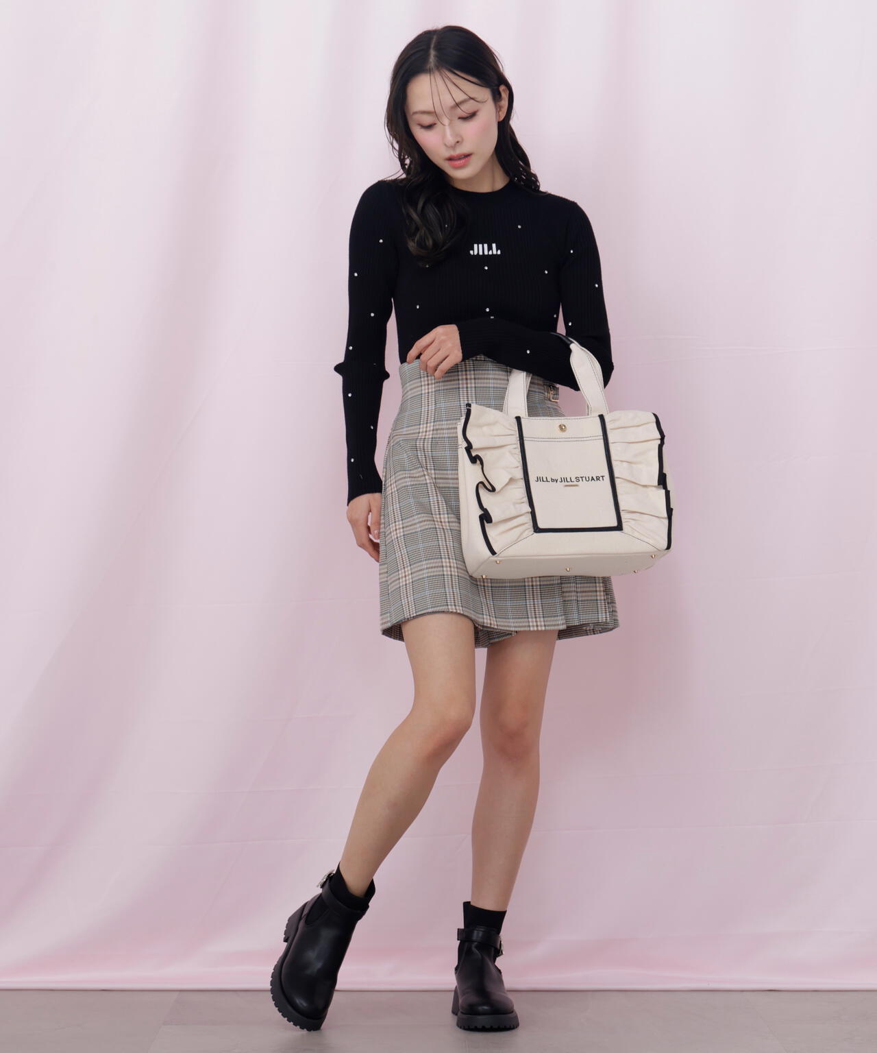 新品タグ付　JILLSTUART ビジュー付ニット ジルバイジルスチュアート JILL by JILLSTUART ロゴジャガードビジュー