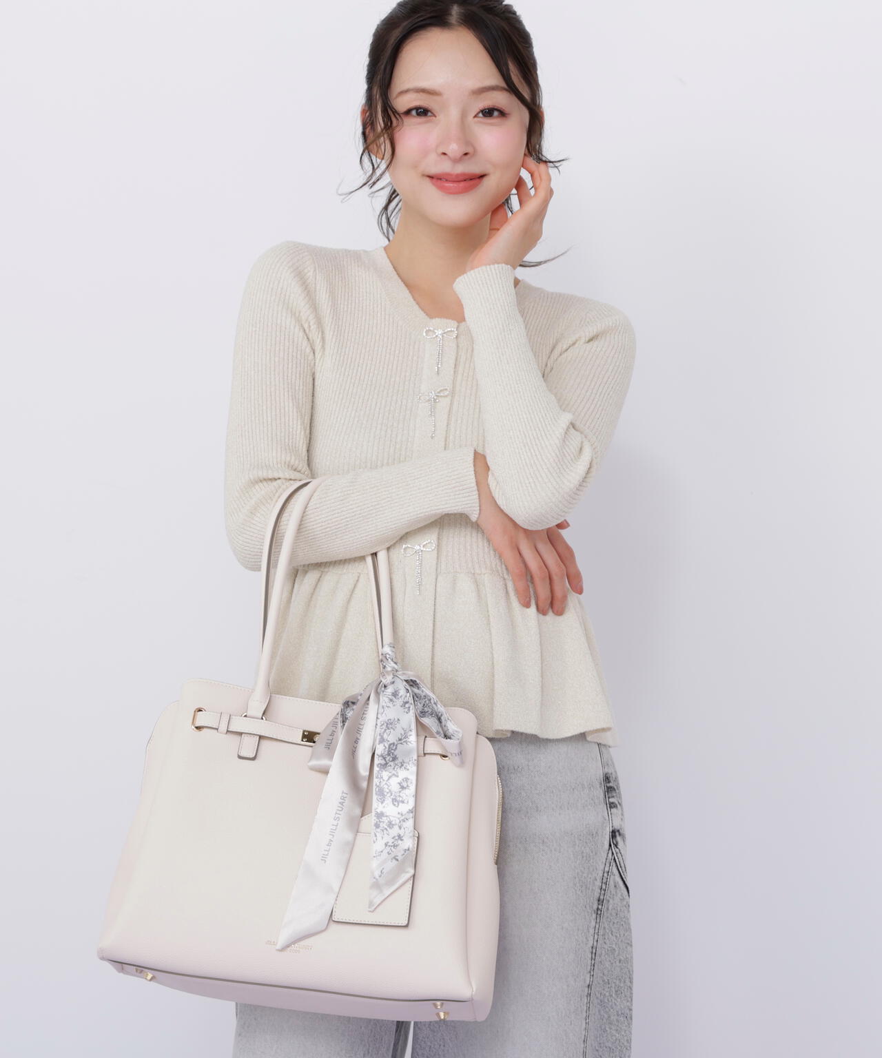 スカーフ付きベルテッドトート