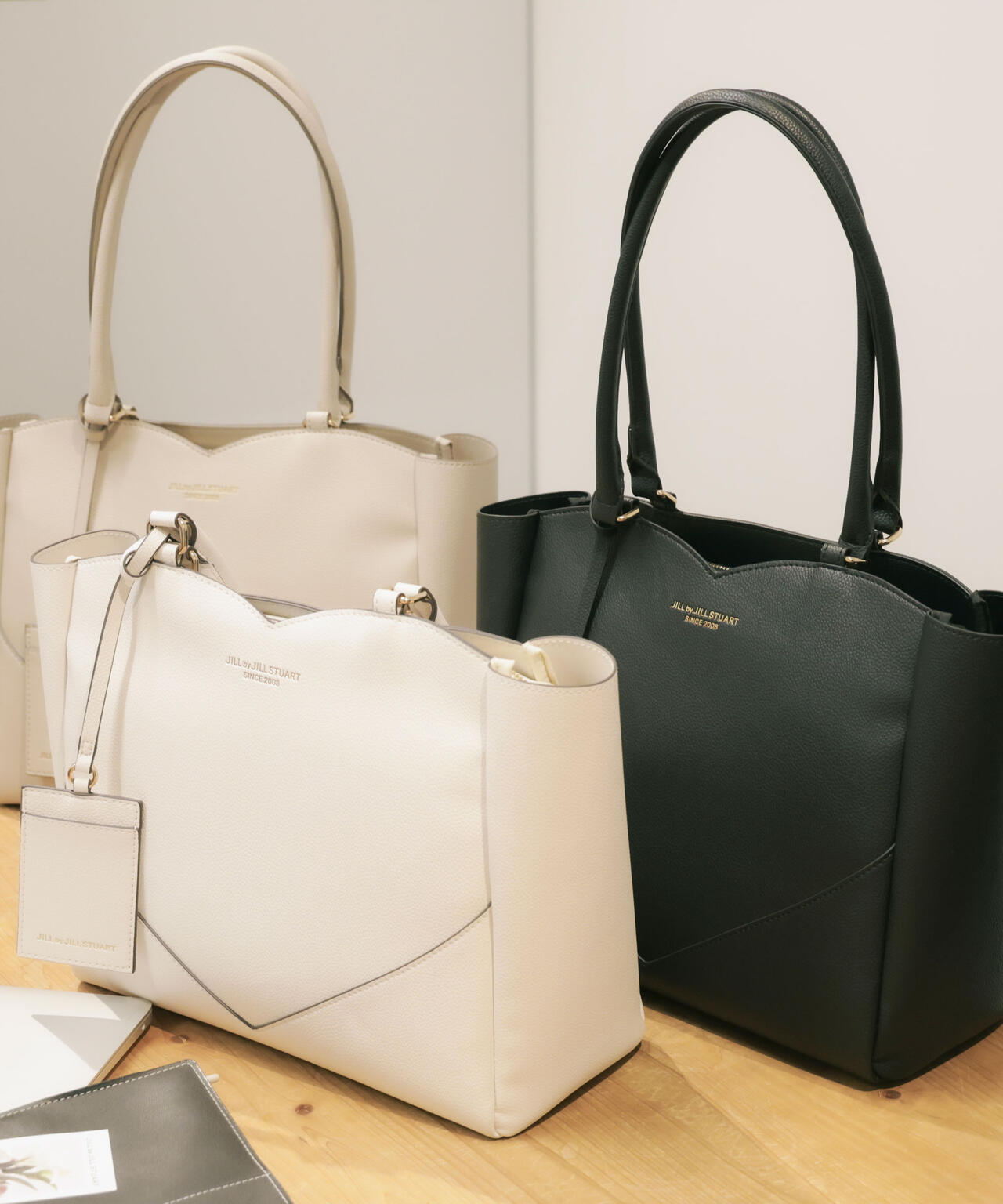 クリスタル★ビジュー付きトートバッグ　4/30迄出品 ハートカッティングA4トートバッグ | JILL by JILL STUART（ジル バイ