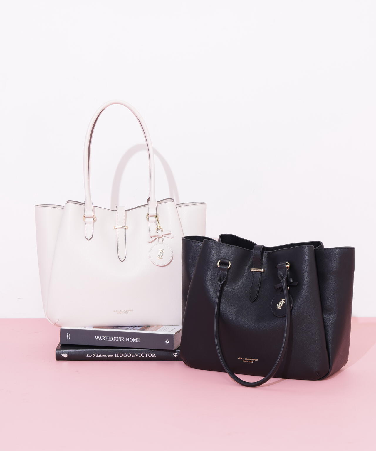 チャーム付きトートバッグ