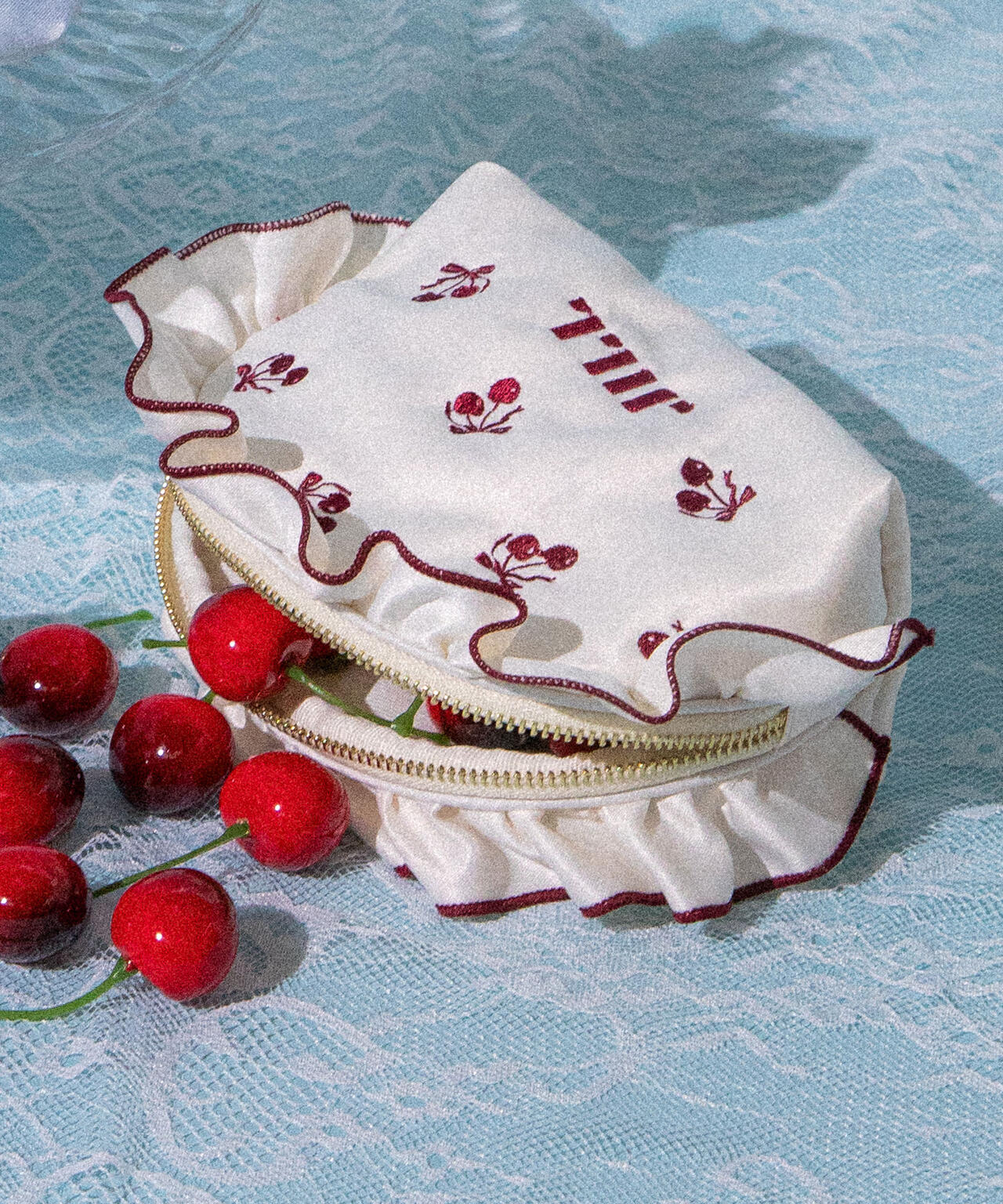 ＜Cherryシリーズ＞フリルポーチ