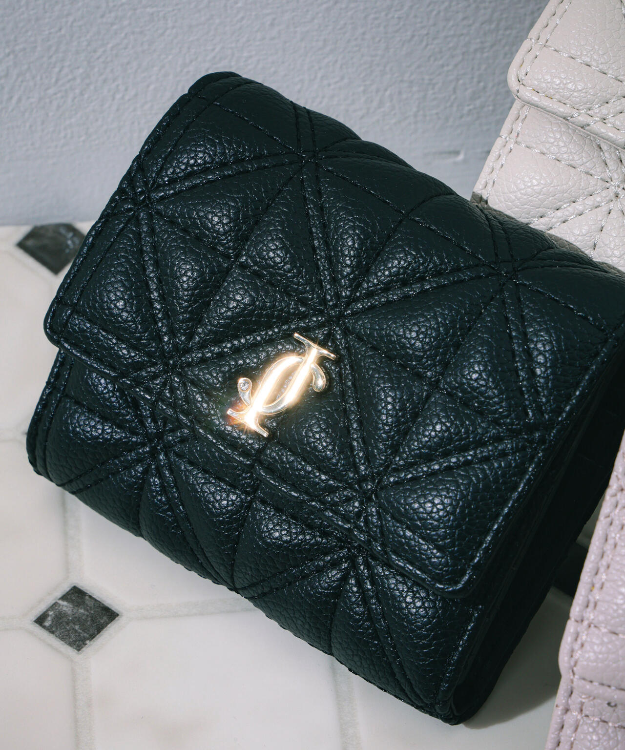 クロスＪ　キルト三つ折りウォレット