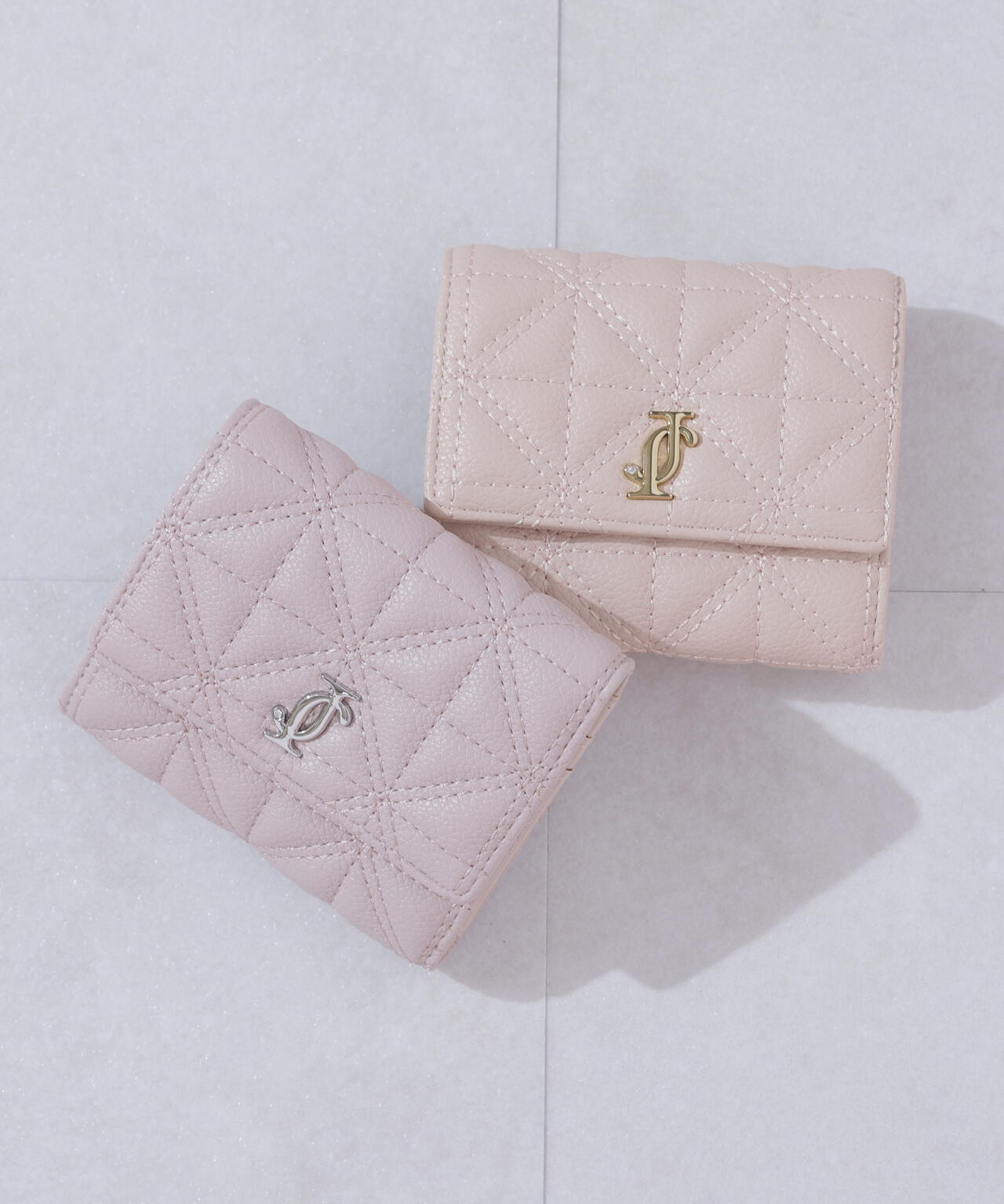 JILLの三つ折財布。 クロスJ キルト三つ折りウォレット | JILL by JILL STUART（ジル バイ