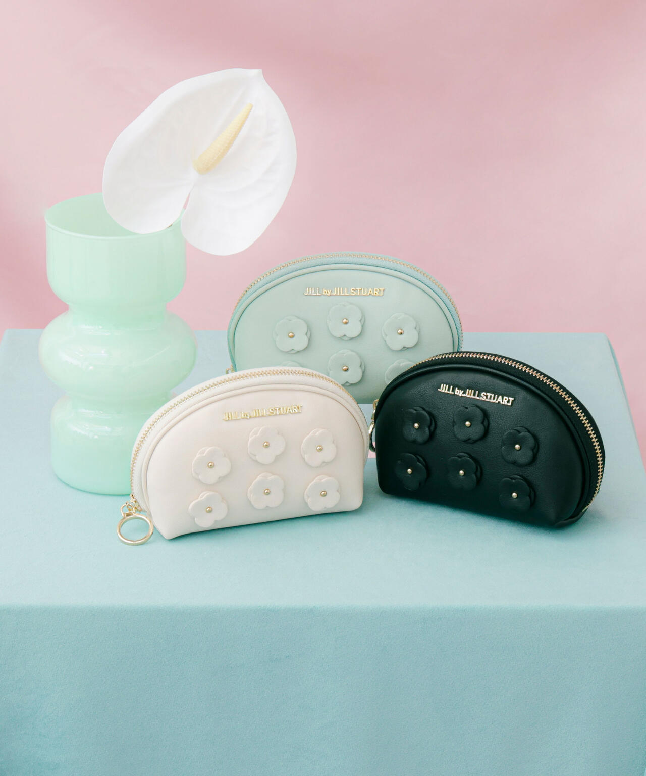 フラワーモチーフポーチ