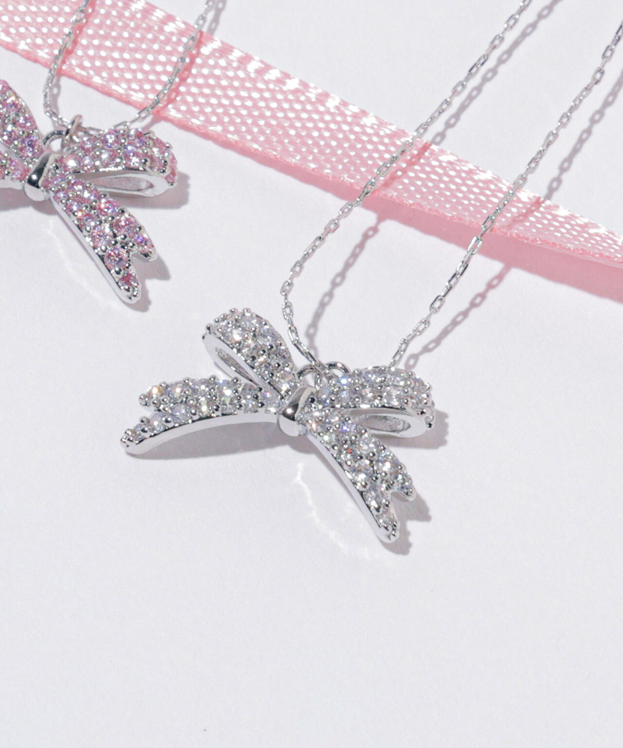 Cubic パヴェリボンネックレス