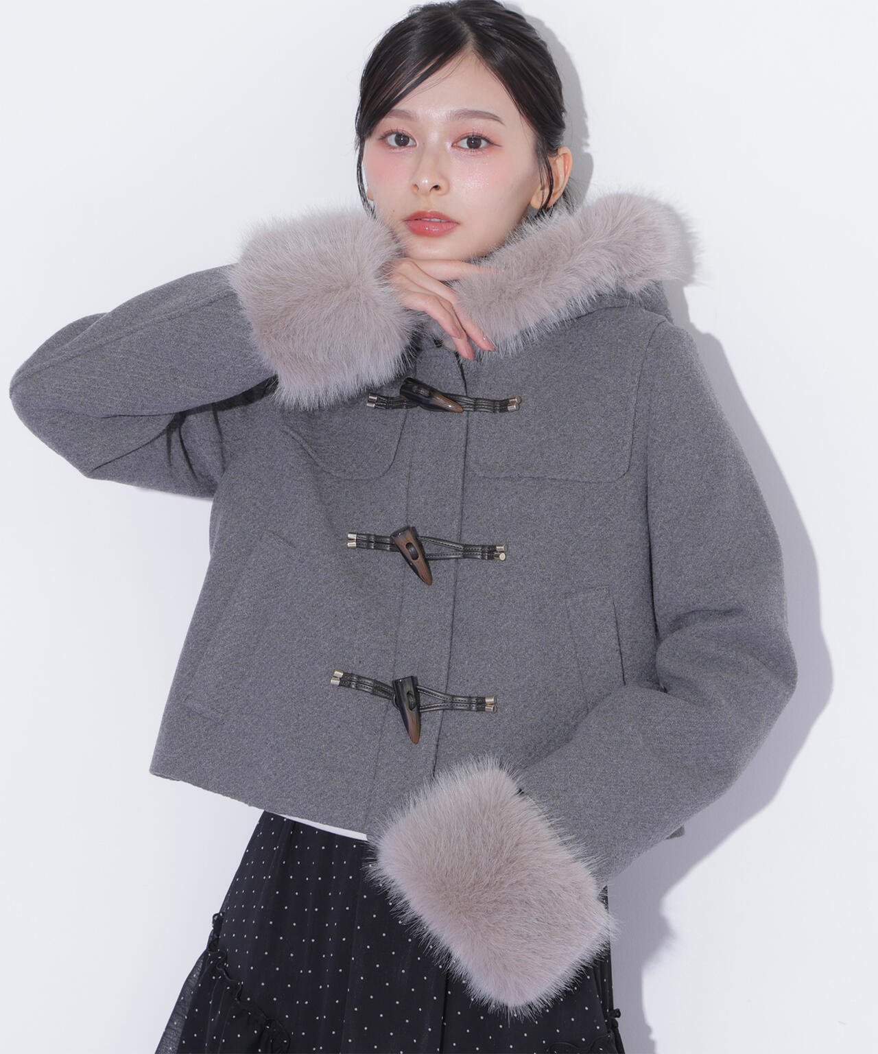 フェイクファー付きショートダッフルコート | JILL by JILL STUART