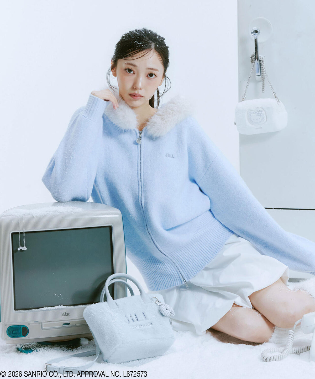＜ハローキティコラボ＞フェイクファー付きフーデイー