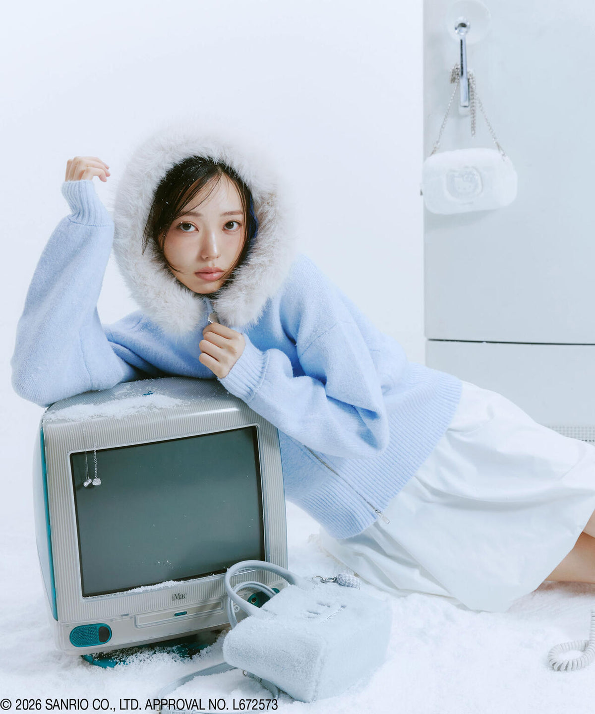 ＜ハローキティコラボ＞フェイクファー付きフーデイー