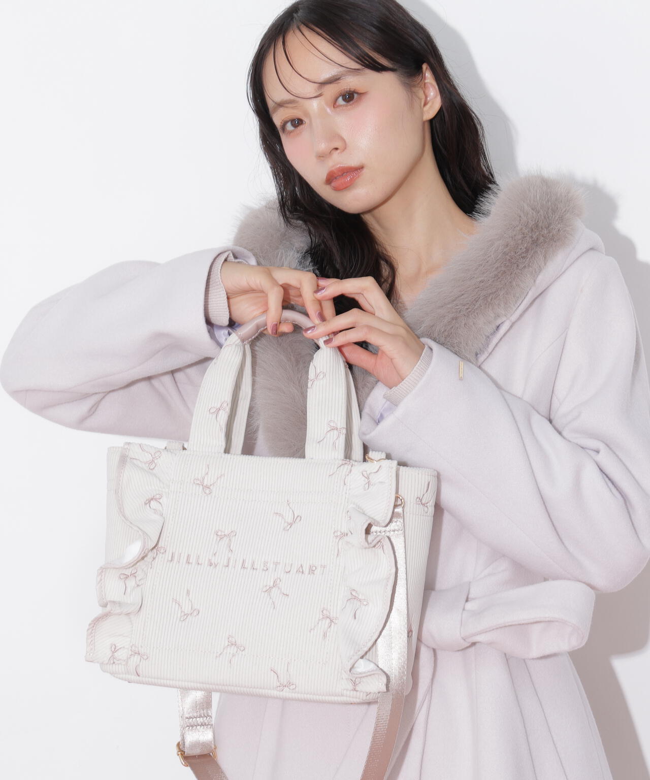 JILTU フリル リボン トートバッグ ブラック ピンク リボン刺繍フリルトートバッグ | JILL by JILL STUART（ジル バイ ジル