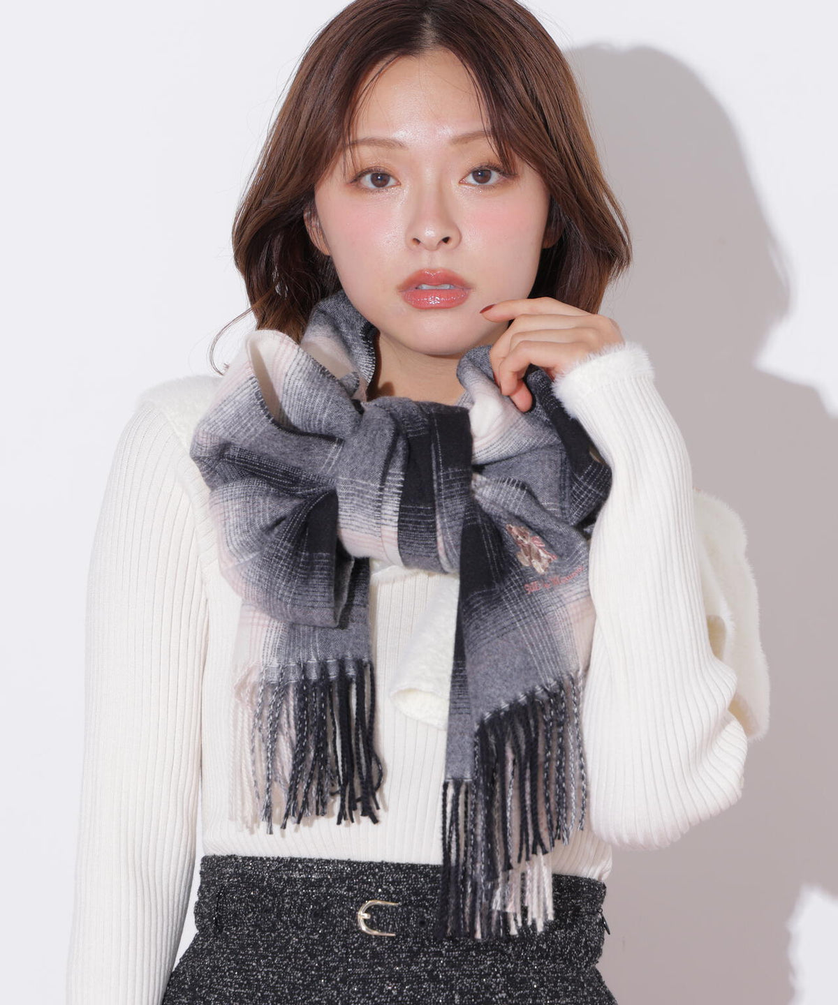 ＜BEARシリーズ＞ベア刺繍チェックストール／マフラー