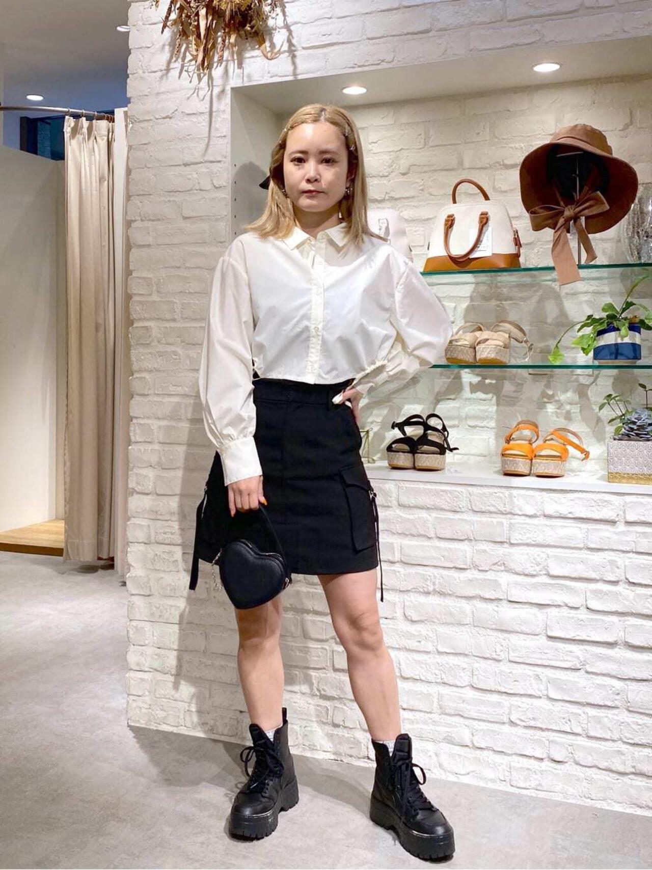 裾ドロストカッティングショート丈シャツ