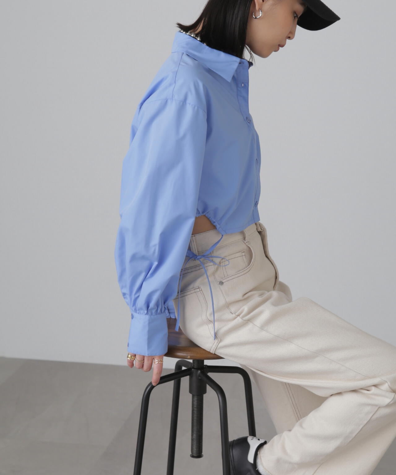 裾ドロストカッティングショート丈シャツ