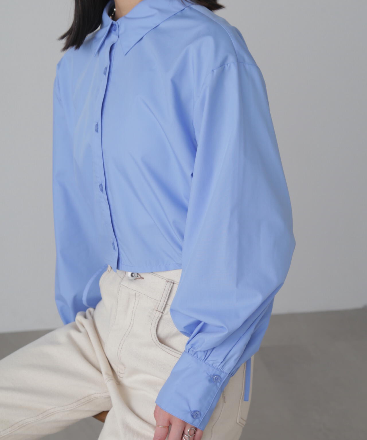 裾ドロストカッティングショート丈シャツ