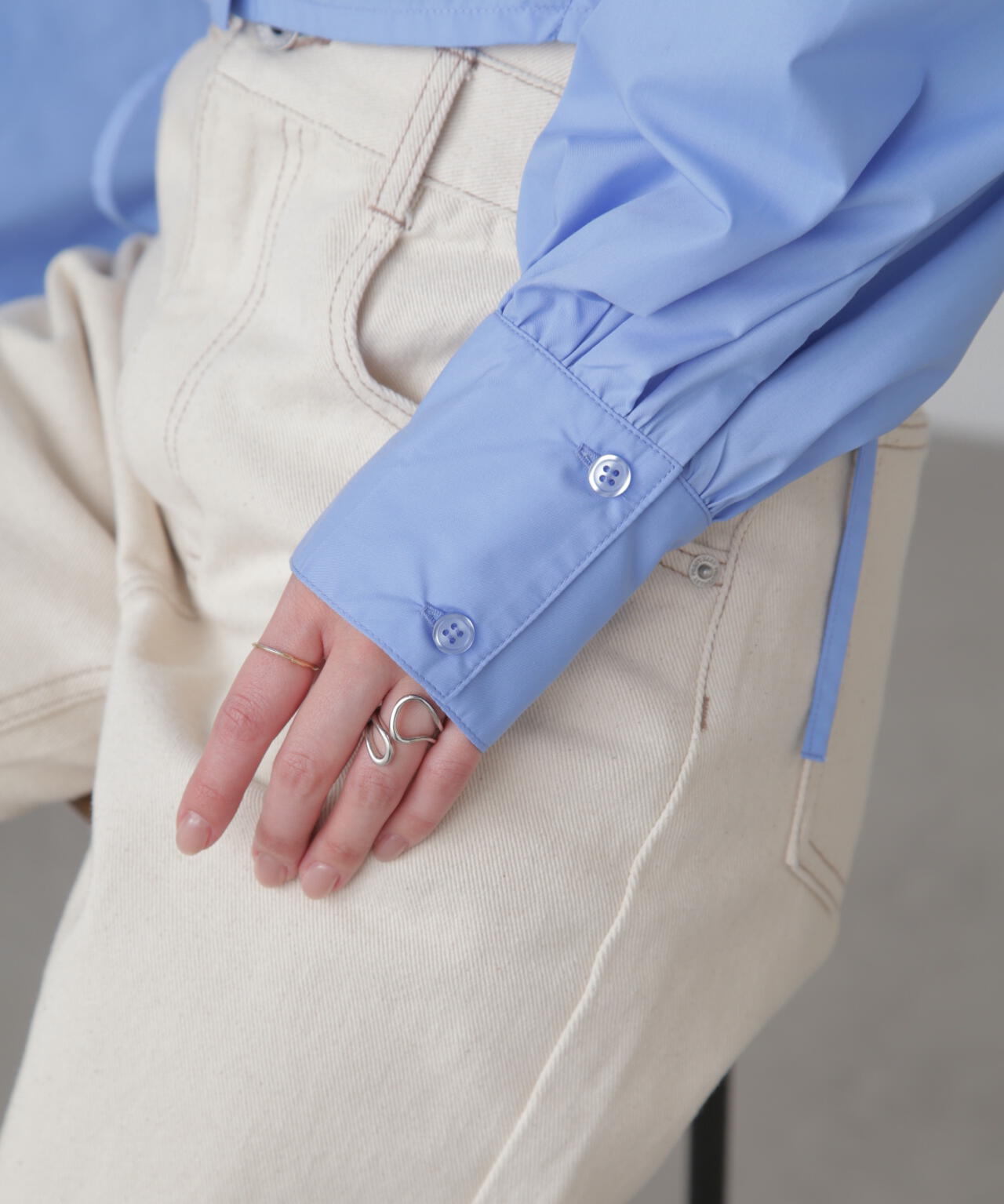 裾ドロストカッティングショート丈シャツ