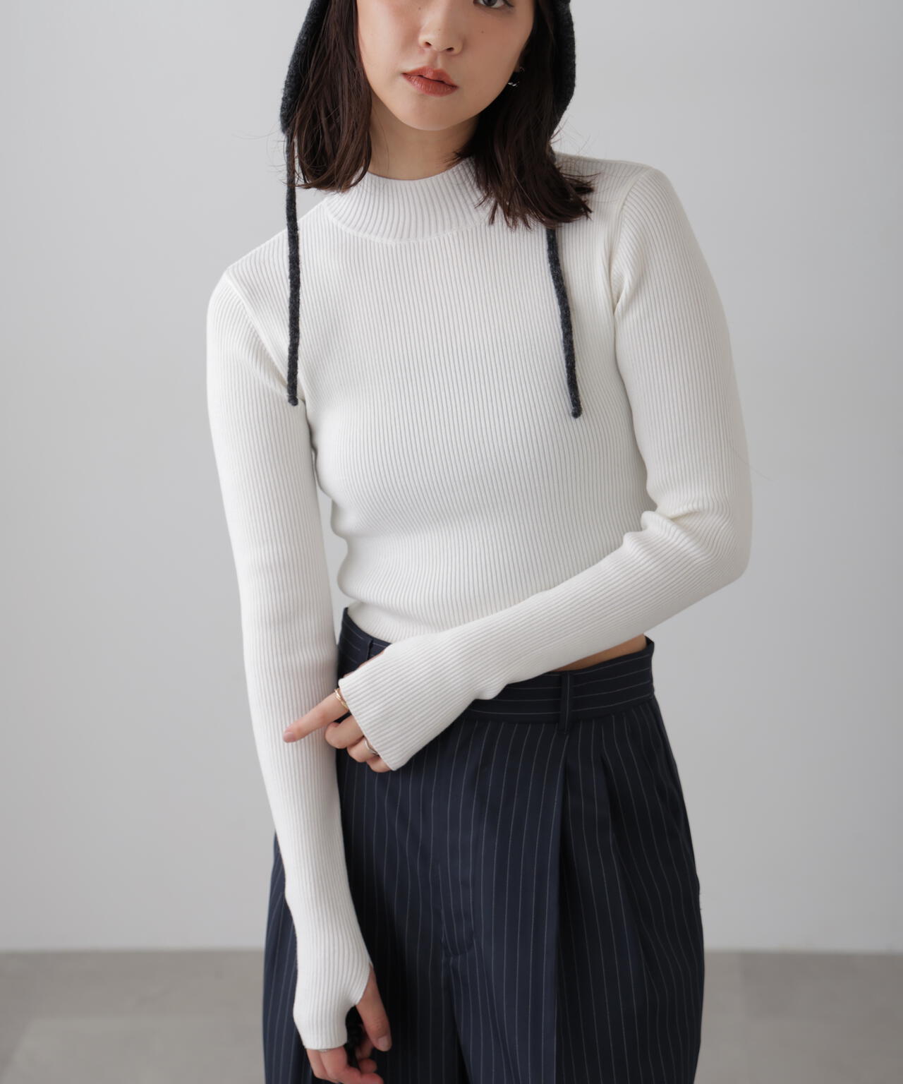 洗える〉マシンウォッシャブルハイネックショート丈ニット | FREE'S