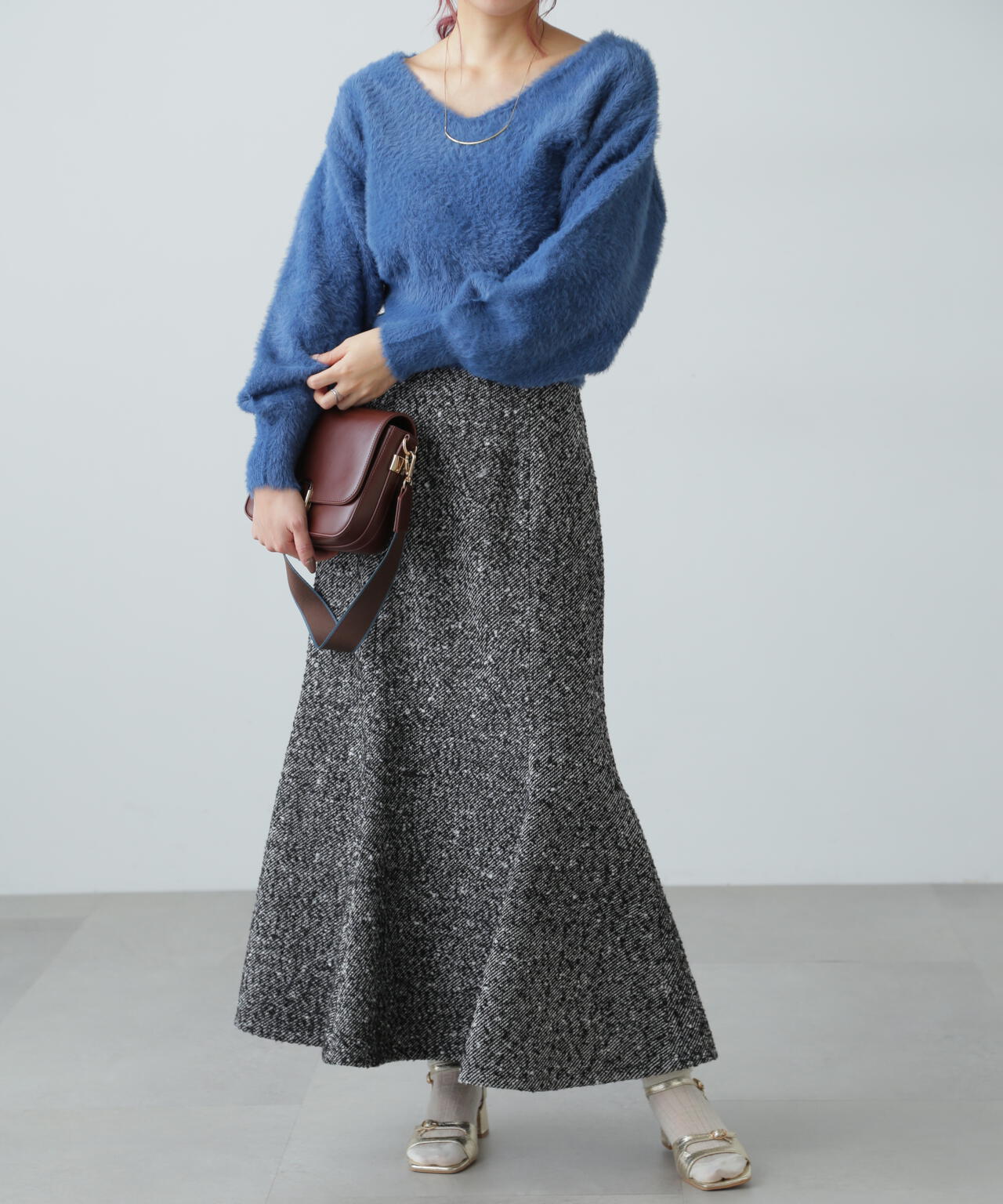 フェザーVネックニット