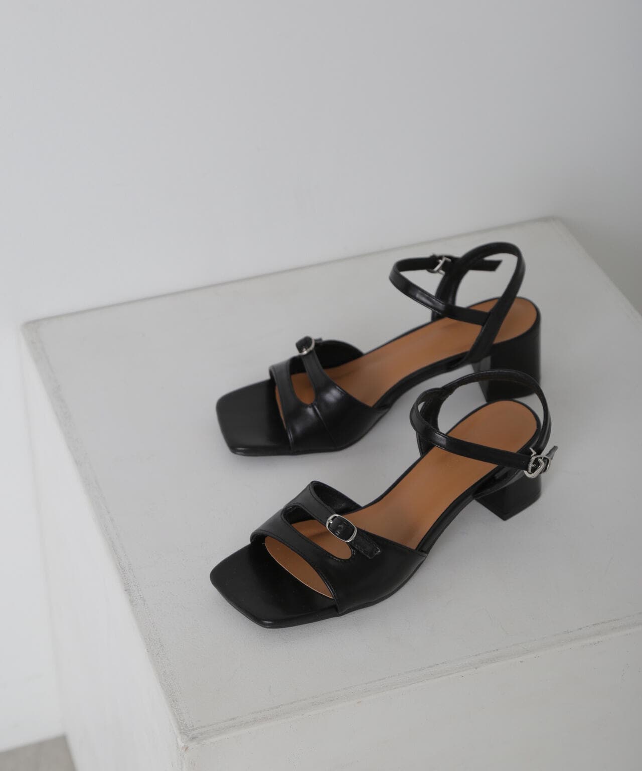 SUPADANCE ブロンズ ストラップサンダル 3.5 SUPADANCE ブロンズ ストラップサンダル 3.5