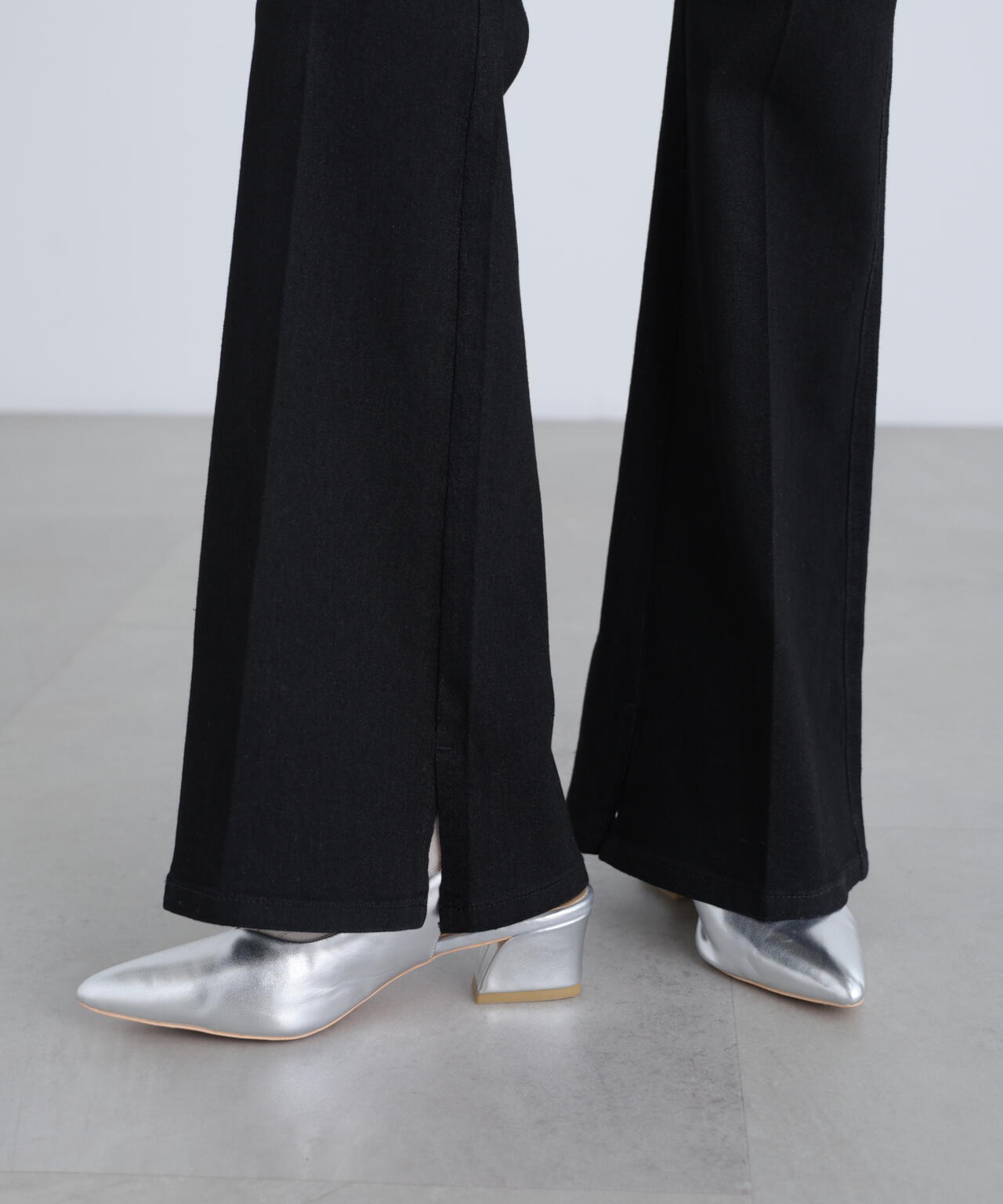 【累計販売3万本突破！選べる5色】【4サイズ展開XS-L] 内スリットベルボトムデニムパンツ【低身長サイズ有】