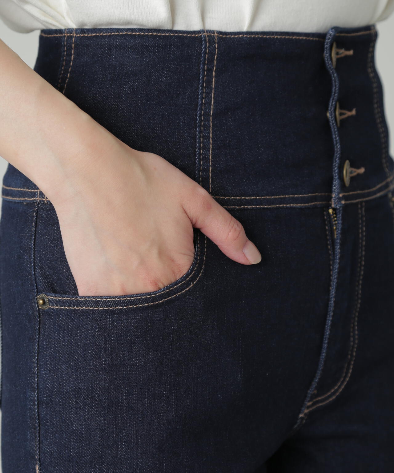 5e15c01d-b93b-5e5f-95e3-ba086f44f373_Image