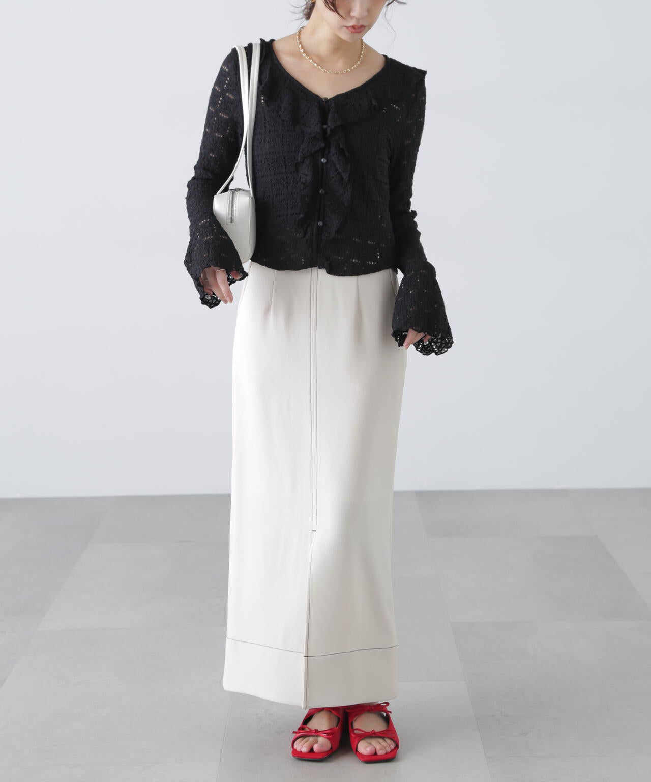 レースラッフルカットソーブラウス