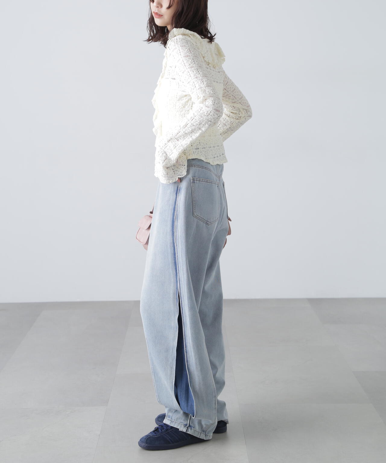 レースラッフルカットソーブラウス