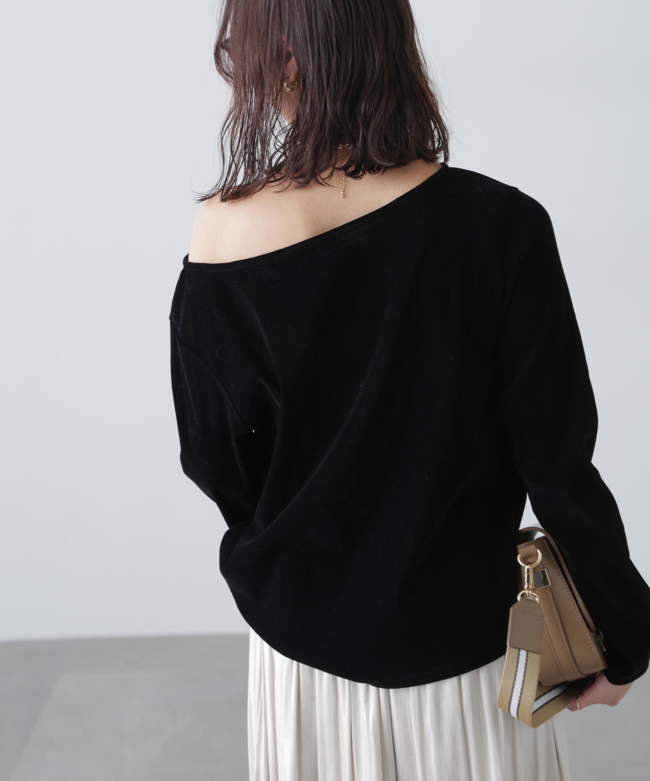 ［MFM］オープンネックフロッキーカットソー