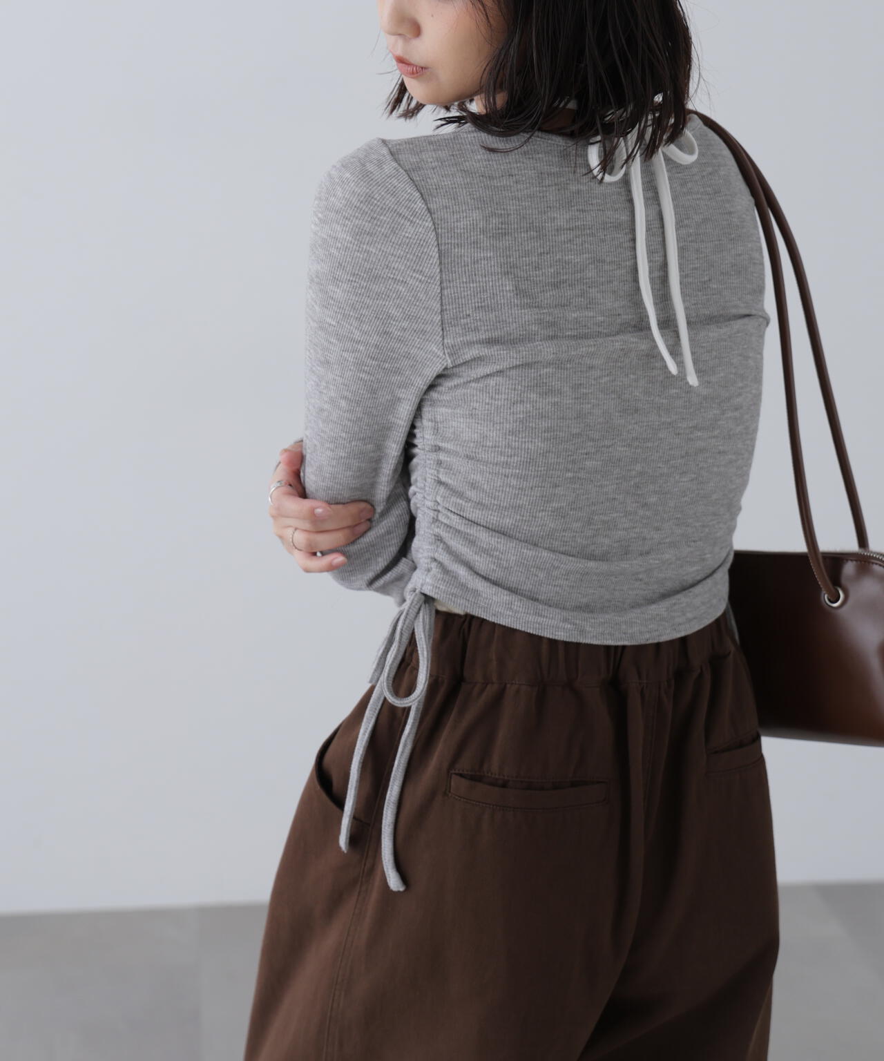 ホルターネックレイヤードサイドドロストカットソー