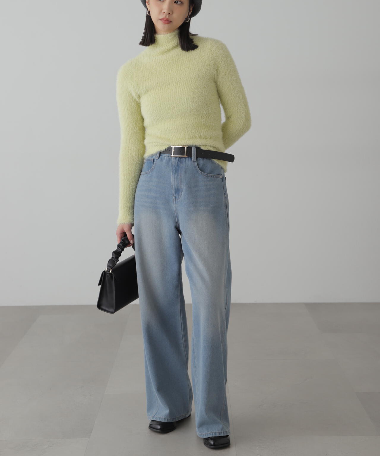 コンパクトシャギーハイネックニット