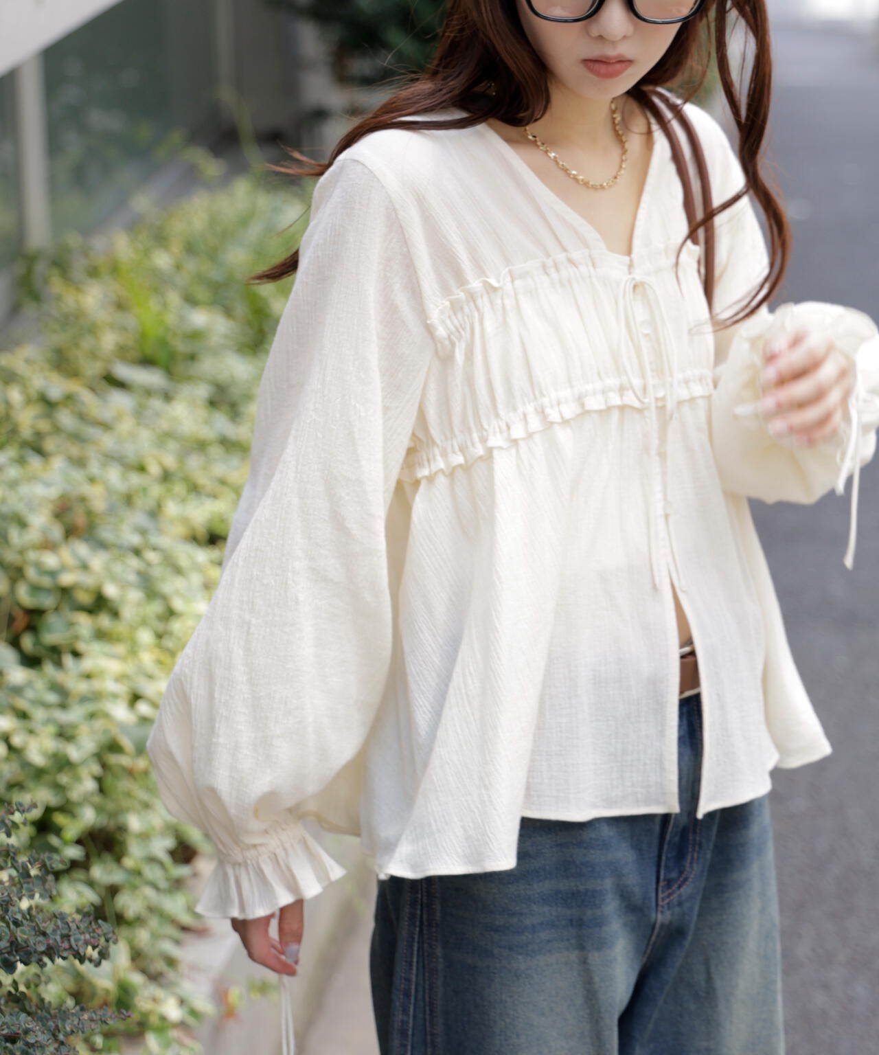 シャーリング切り替えVネックブラウス | FREE'S MART（フリーズ