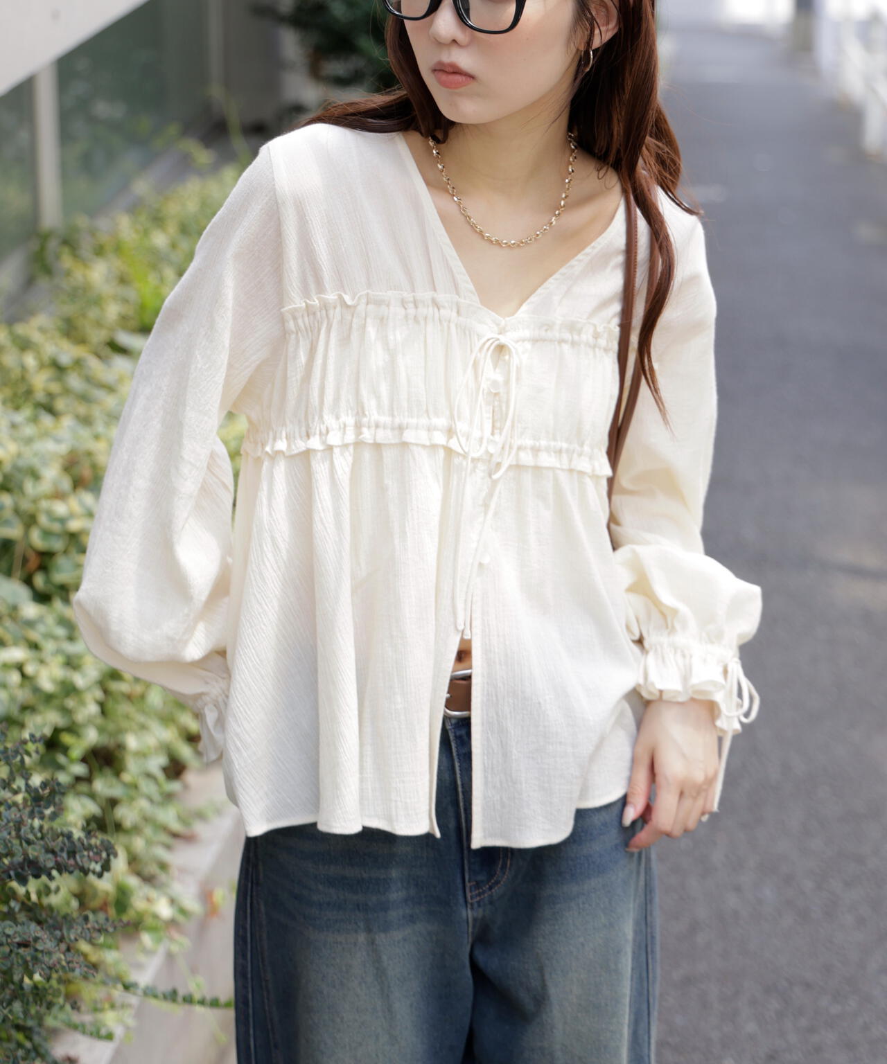 シャーリング切り替えVネックブラウス | FREE'S MART（フリーズマート