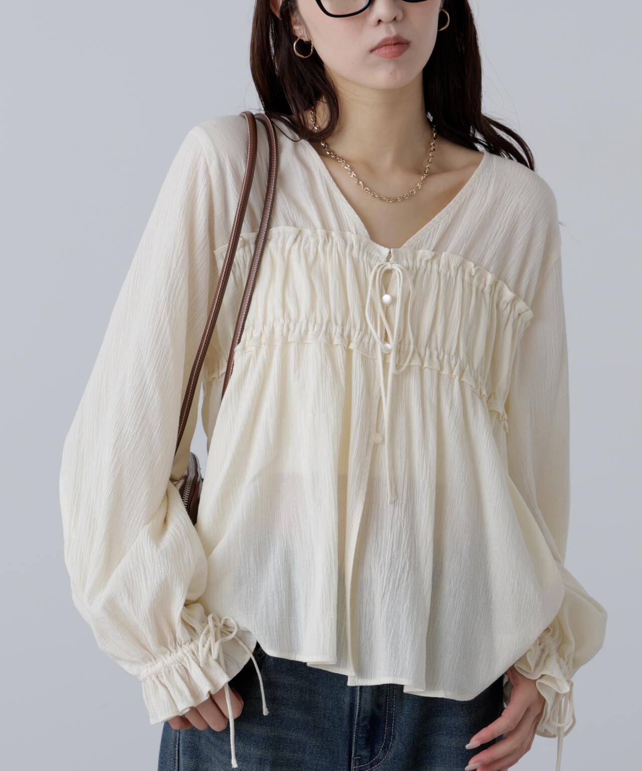 シャーリング切り替えVネックブラウス | FREE'S MART（フリーズ