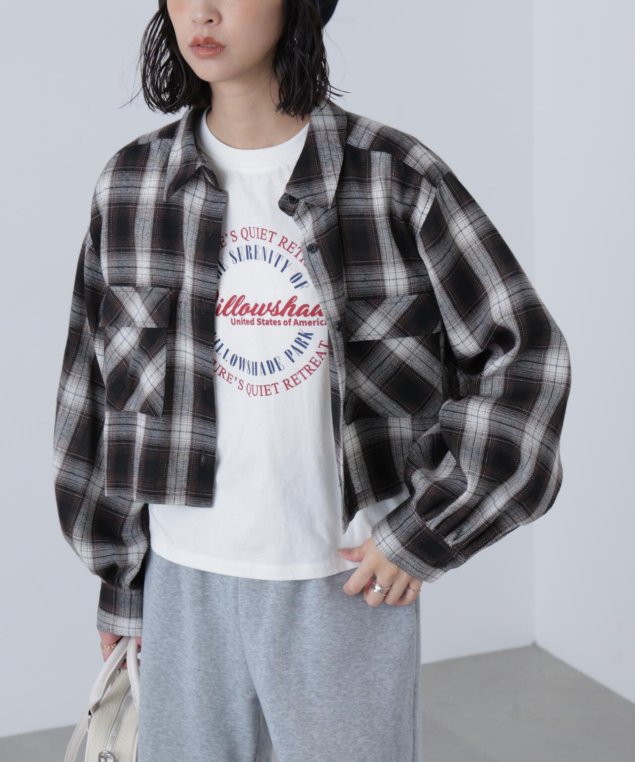 プリーツプリーズ　ショート丈　トップス　柄物　えんぴつ　極美品 rienda | フロントZIPシャツミニワンピース (ワンピース(ミニ