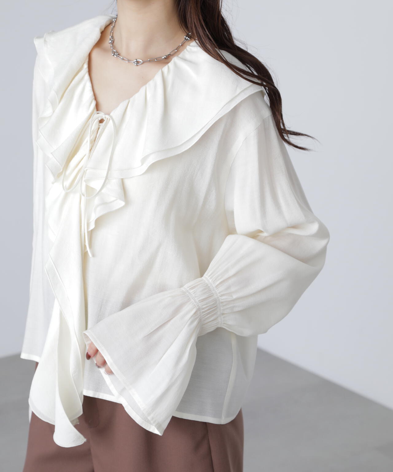 ダブルラッフルフリルブラウス