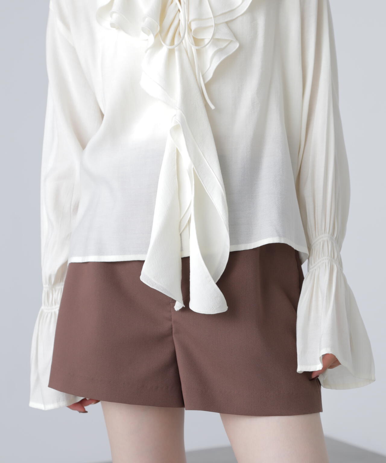 ダブルラッフルフリルブラウス