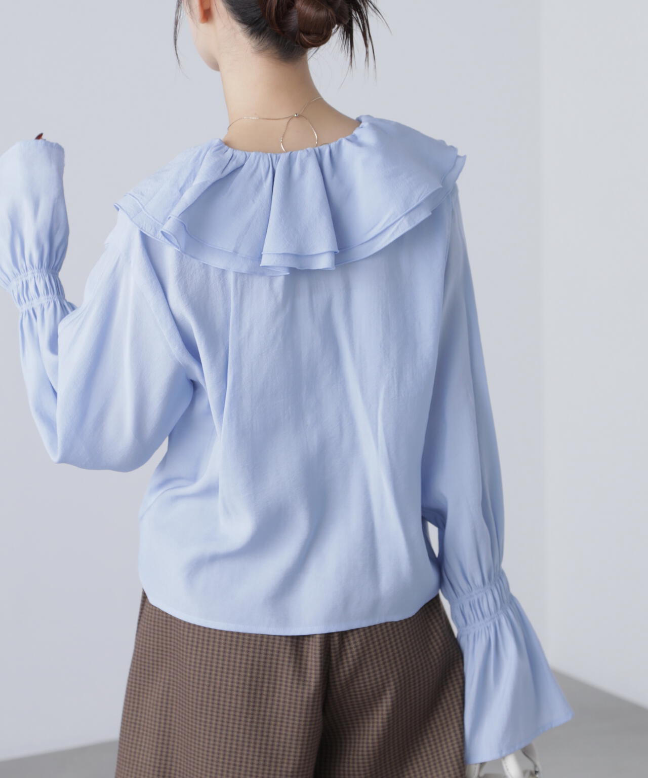ダブルラッフルフリルブラウス