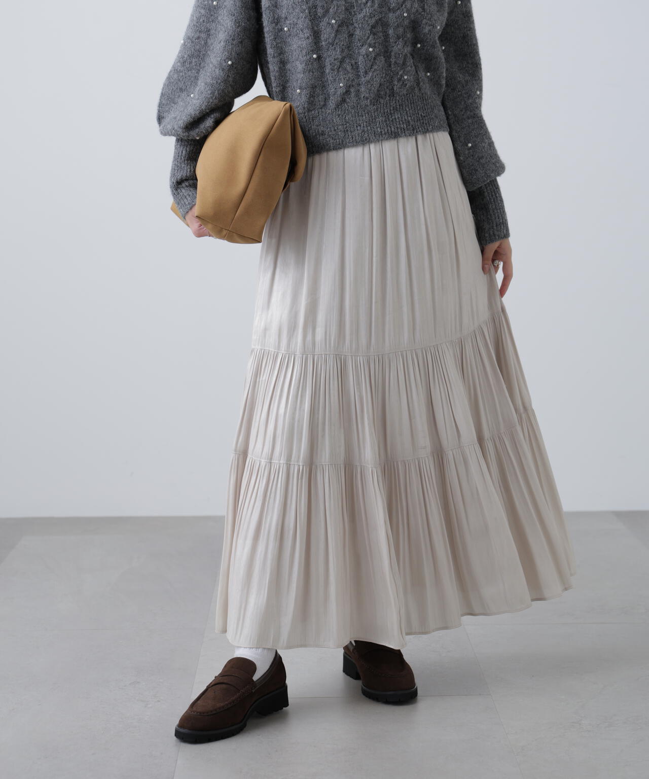 シャイニーティアードスカート