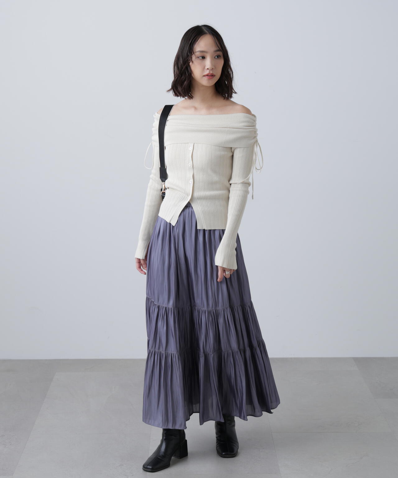 シャイニーティアードスカート