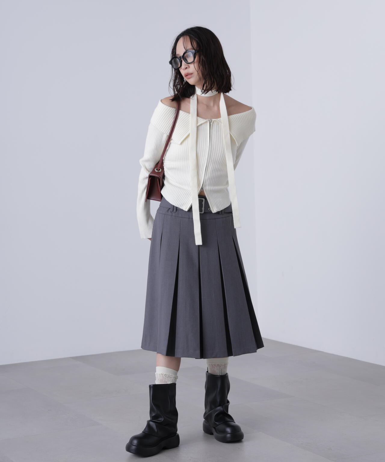 タックプリーツミディスカート