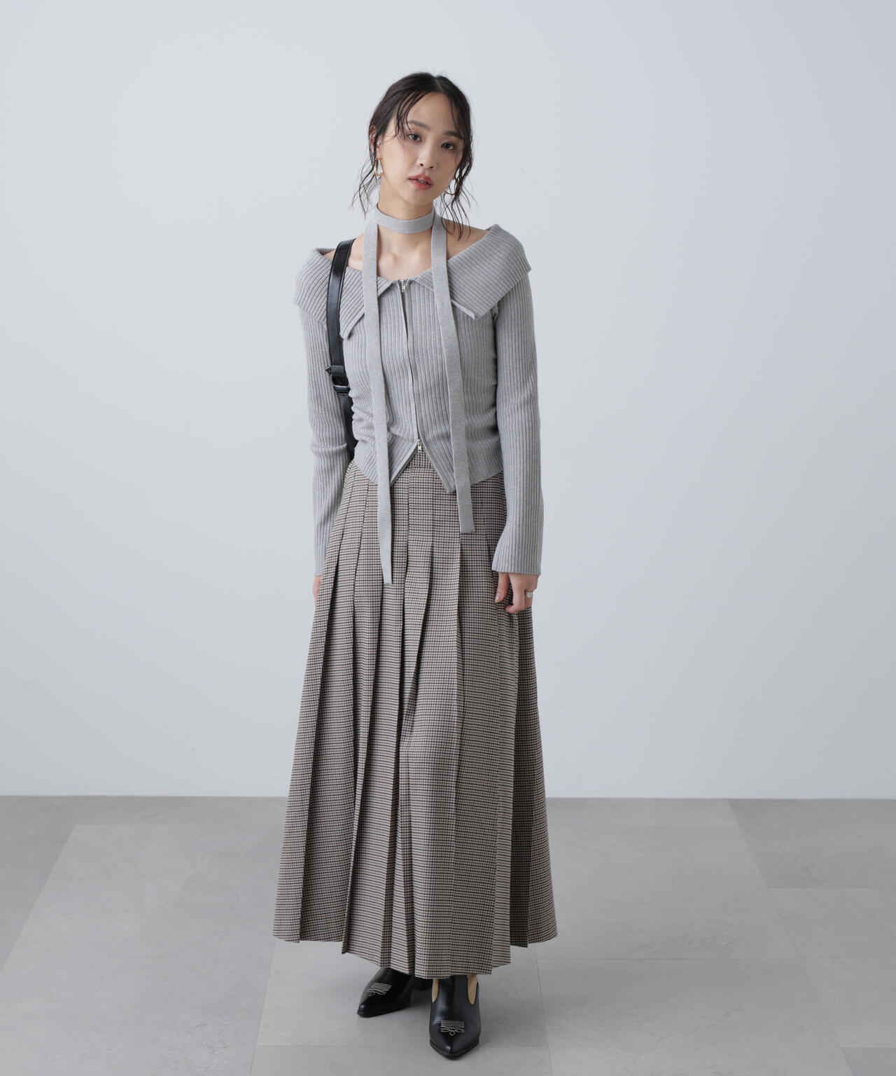 プリーツロングスカート