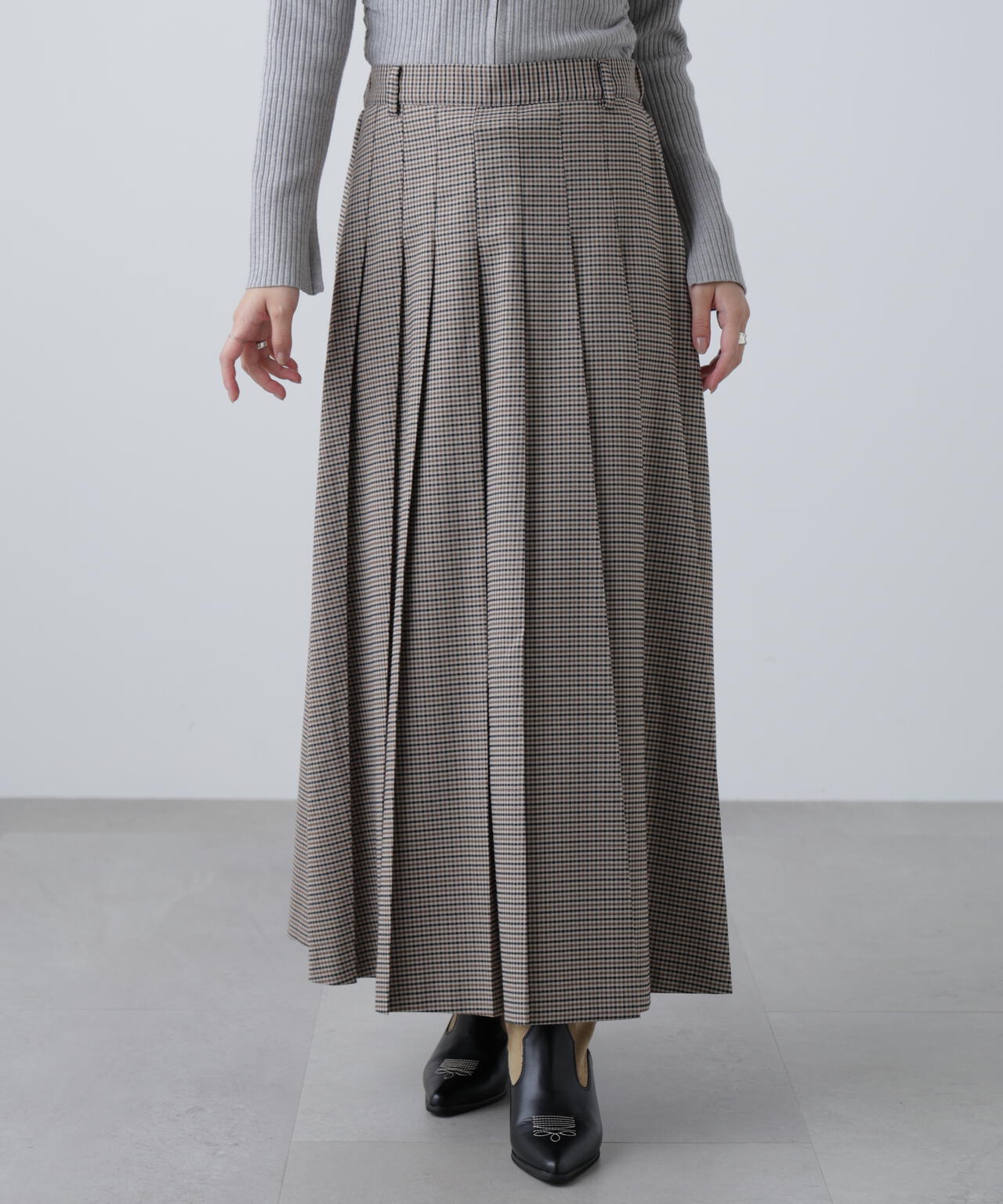 プリーツロングスカート