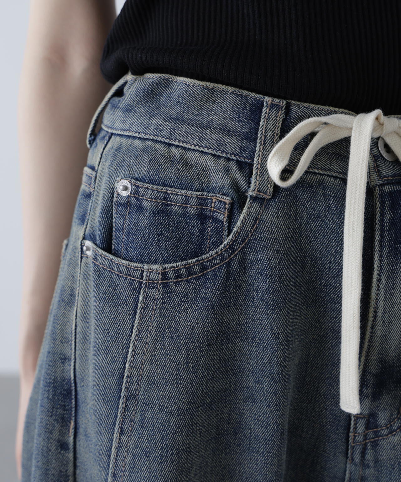 ドロストバレルレッグデニムパンツ