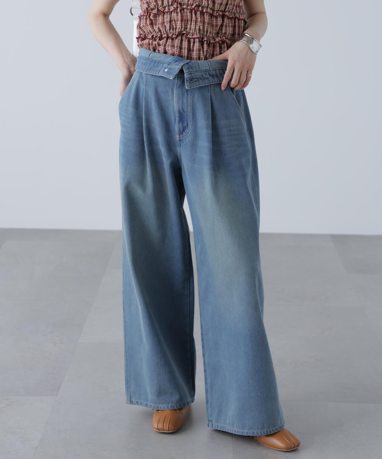 折り返しハイウエストデニムパンツ