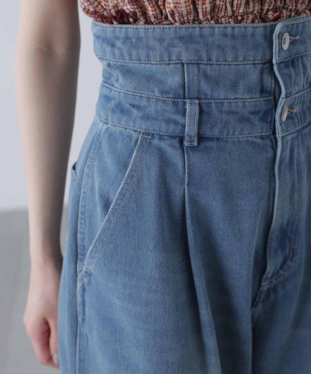 折り返しハイウエストデニムパンツ