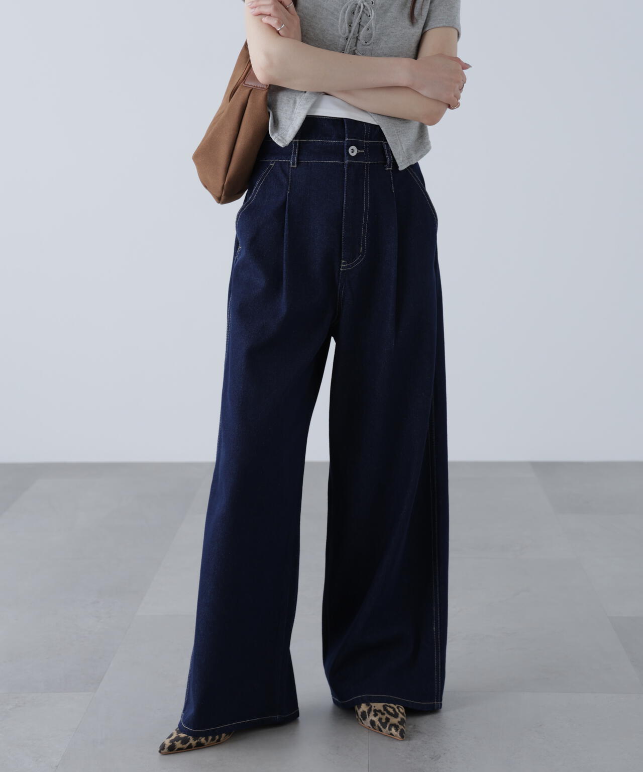 折り返しハイウエストデニムパンツ