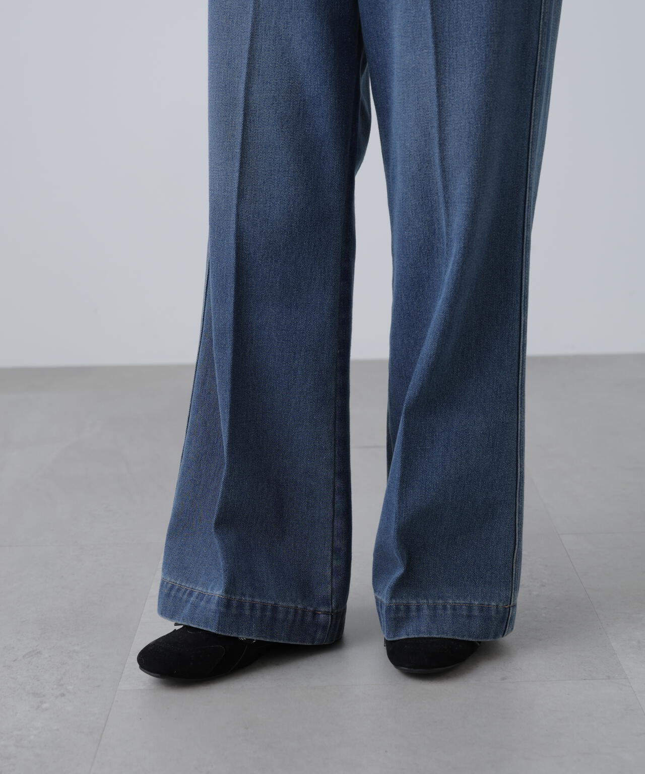 フロントポケットソフトバギーデニムパンツ