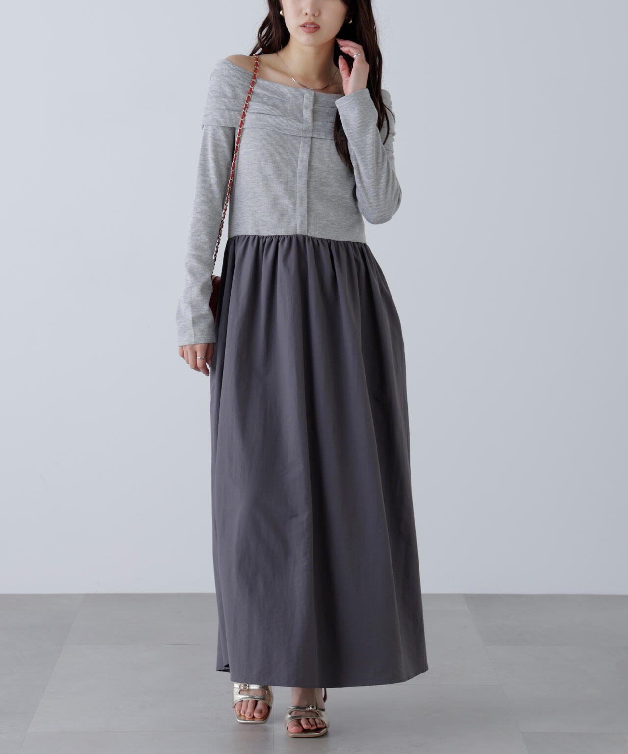 オフショルドッキングワンピース