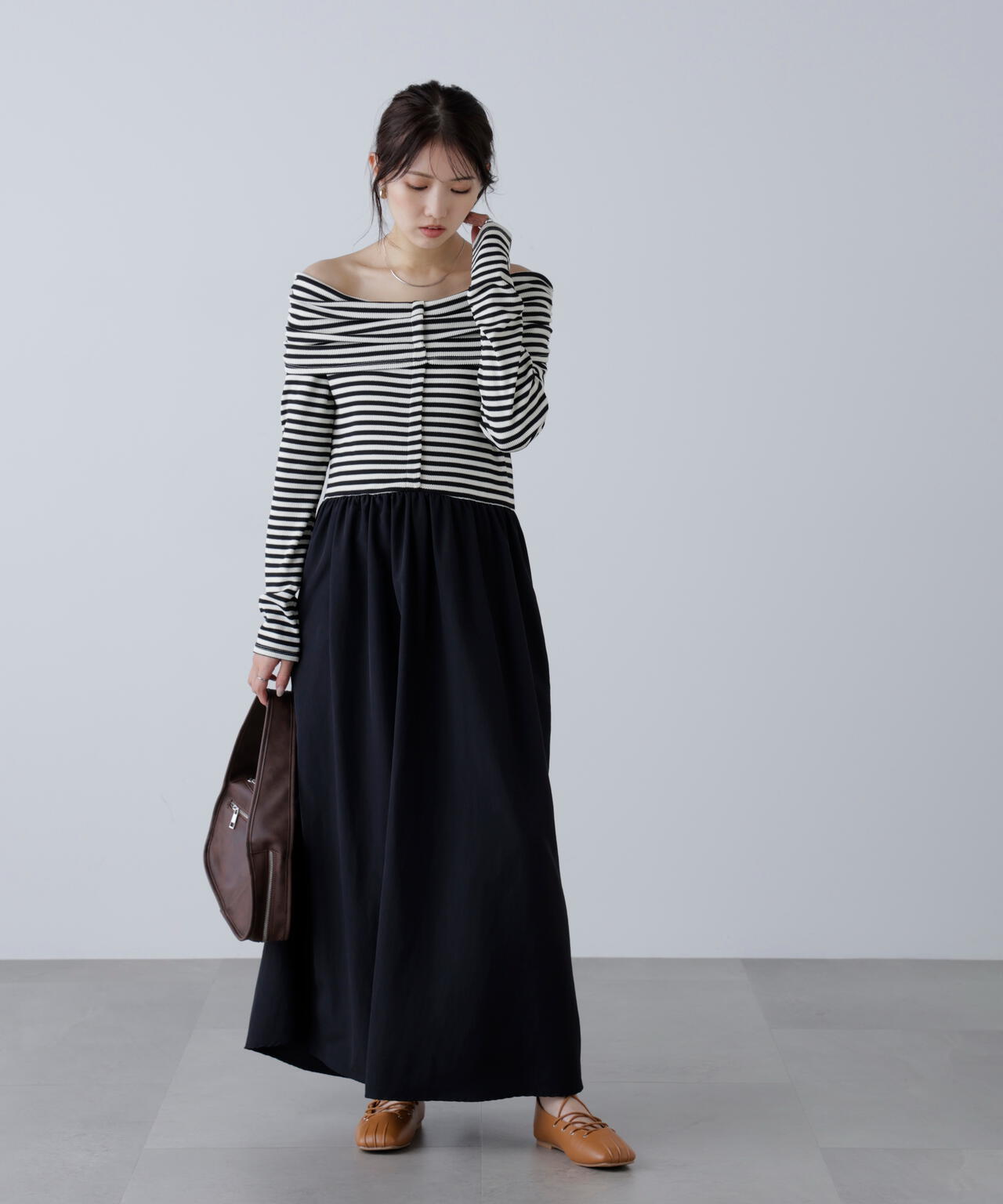 オフショルドッキングワンピース