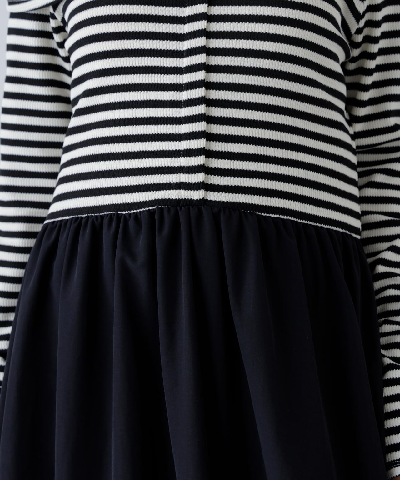 オフショルドッキングワンピース